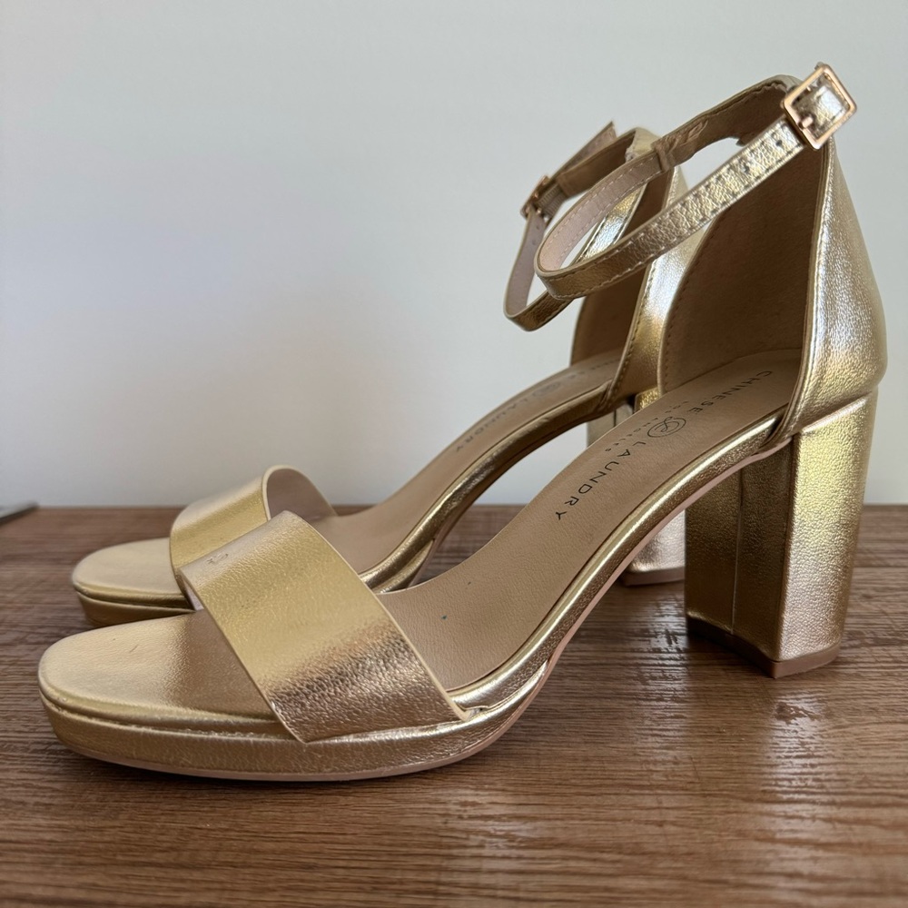 Chinese Laundry- Women’s Teri New Metallic Heeled Sandal in Gold size 7.5 - Picture 4 of 12